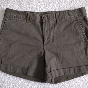 NWT Banana Republic moss green cotton blend shorts ladies size 4